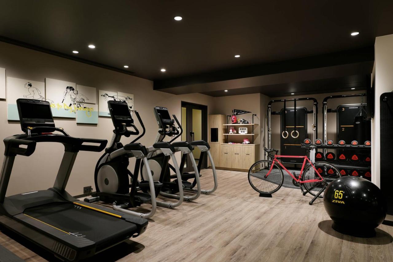 Moxy Kyoto Hotel Bagian luar foto